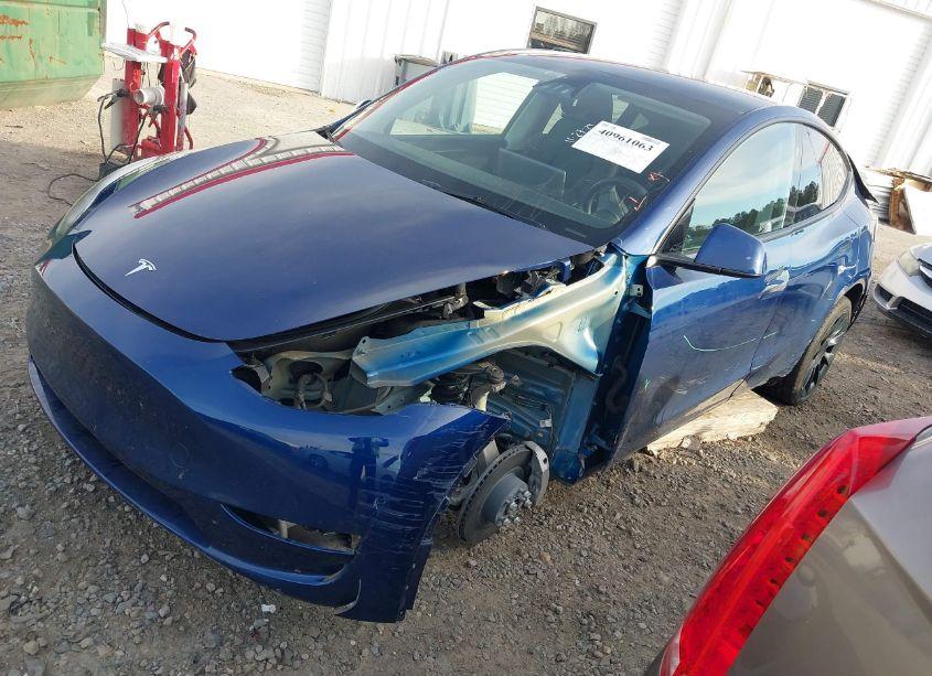 Photo 2 of 2023 Tesla Model Y AWD/LONG RANGE DUAL MOTOR ALL-WHEEL DRIVE (VIN 7SAYGAEE3PF970786)