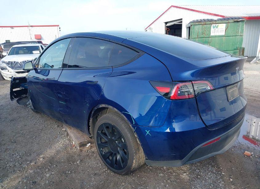 Photo 3 of 2023 Tesla Model Y AWD/LONG RANGE DUAL MOTOR ALL-WHEEL DRIVE (VIN 7SAYGAEE3PF970786)