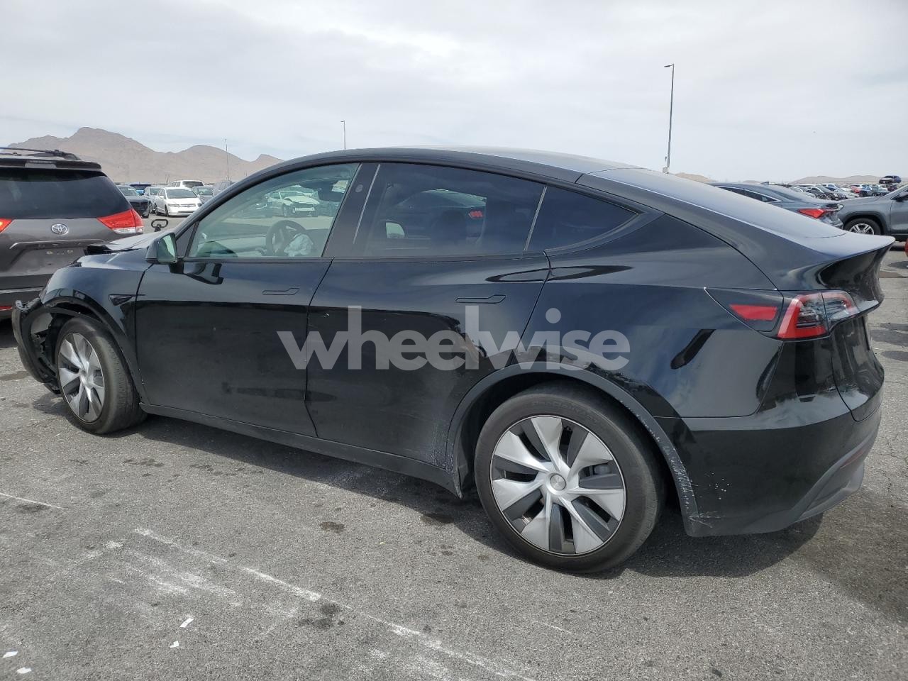 Photo 2 of 2024 TESLA MODEL Y (VIN 7SAYGAEE3RF073535)