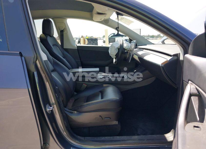 Photo 5 of 2022 Tesla Model Y LONG RANGE DUAL MOTOR ALL-WHEEL DRIVE (VIN 7SAYGAEE4NF341230)