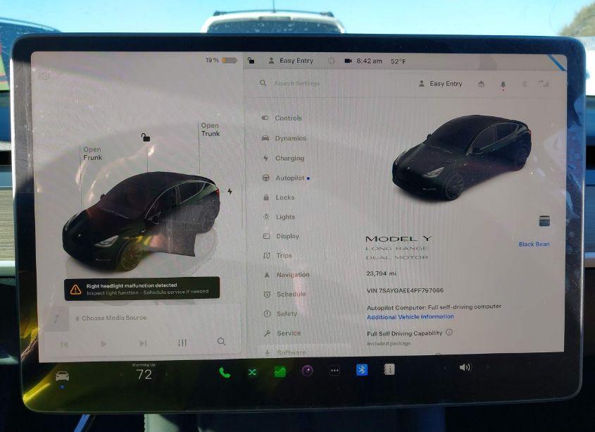Photo 19 of 2023 Tesla Model Y AWD/LONG RANGE DUAL MOTOR ALL-WHEEL DRIVE (VIN 7SAYGAEE4PF797666)