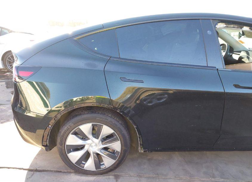Photo 23 of 2023 Tesla Model Y AWD/LONG RANGE DUAL MOTOR ALL-WHEEL DRIVE (VIN 7SAYGAEE4PF797666)