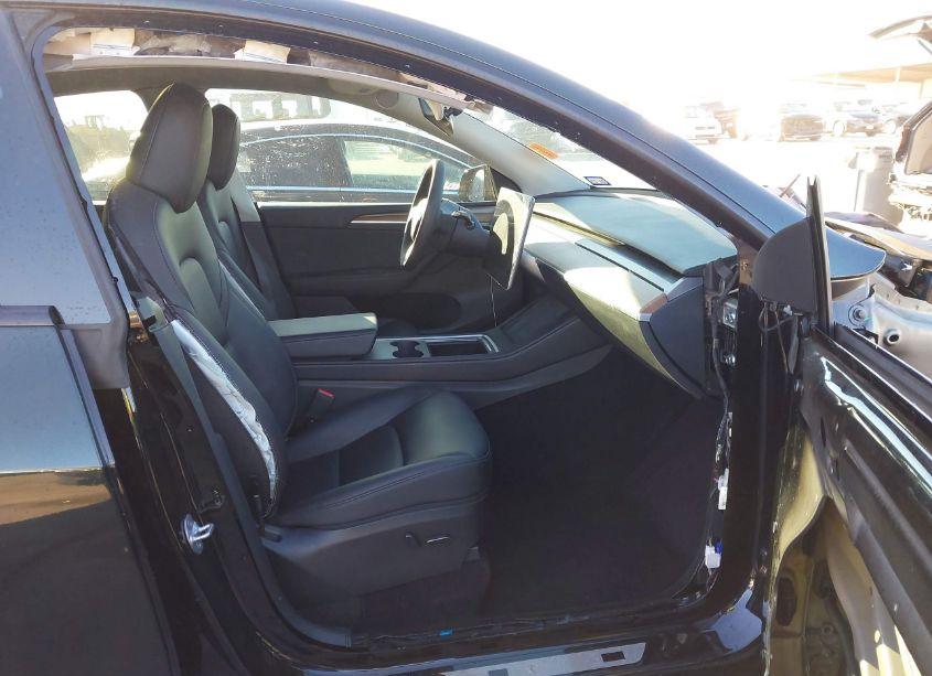 Photo 5 of 2023 Tesla Model Y AWD/LONG RANGE DUAL MOTOR ALL-WHEEL DRIVE (VIN 7SAYGAEE4PF797666)