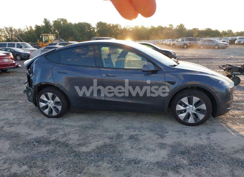 Photo 13 of 2023 Tesla Model Y AWD/LONG RANGE DUAL MOTOR ALL-WHEEL DRIVE (VIN 7SAYGAEE4PF878635)