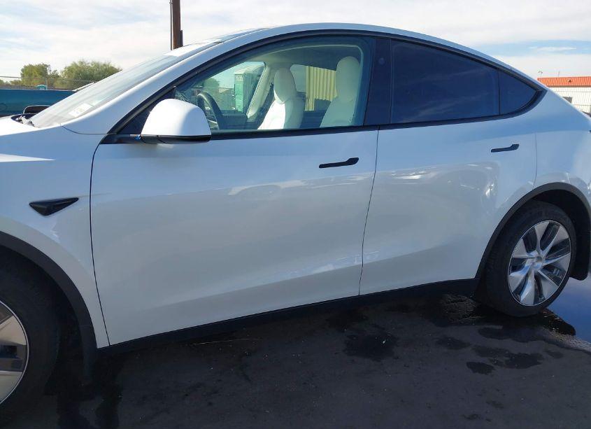 Photo 14 of 2023 Tesla Model Y AWD/LONG RANGE DUAL MOTOR ALL-WHEEL DRIVE (VIN 7SAYGAEE4PF969503)