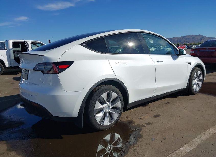 Photo 4 of 2023 Tesla Model Y AWD/LONG RANGE DUAL MOTOR ALL-WHEEL DRIVE (VIN 7SAYGAEE4PF969503)