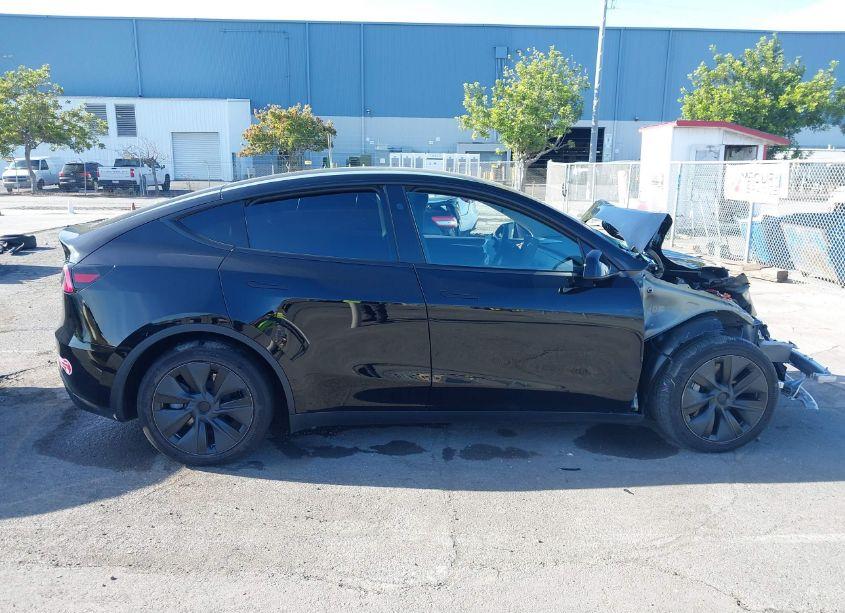 Photo 14 of 2024 Tesla Model Y LONG RANGE DUAL MOTOR ALL-WHEEL DRIVE (VIN 7SAYGAEE4RF126078)
