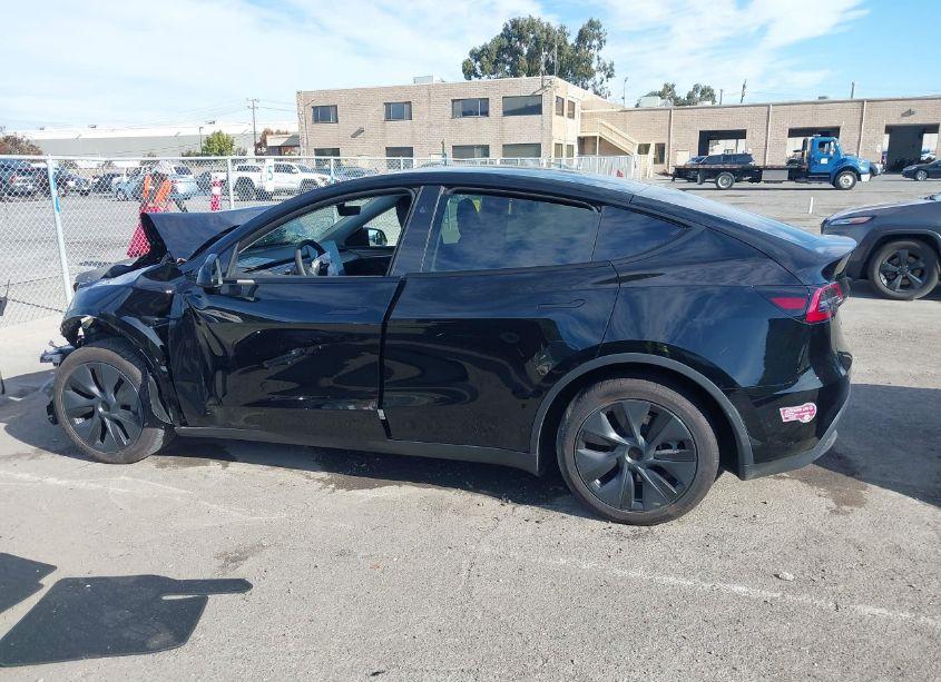 Photo 15 of 2024 Tesla Model Y LONG RANGE DUAL MOTOR ALL-WHEEL DRIVE (VIN 7SAYGAEE4RF126078)