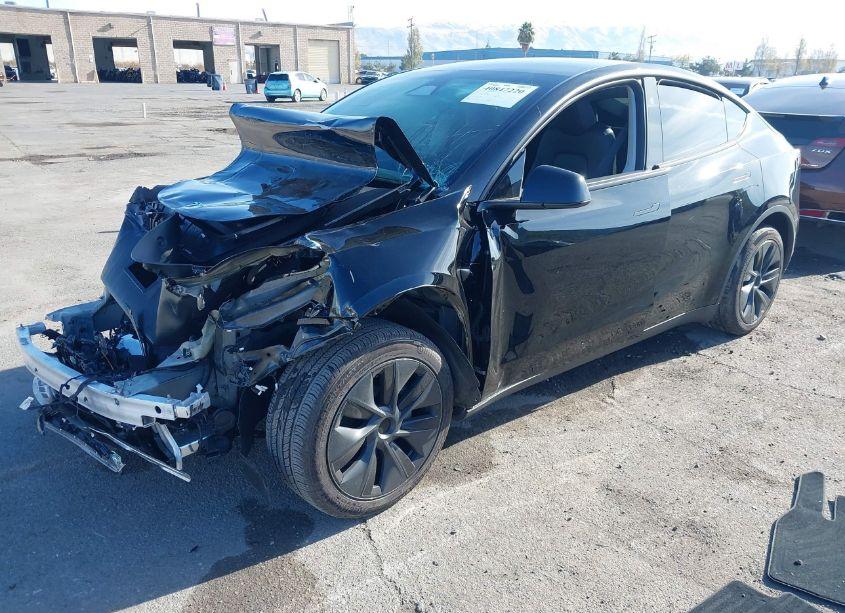 Photo 2 of 2024 Tesla Model Y LONG RANGE DUAL MOTOR ALL-WHEEL DRIVE (VIN 7SAYGAEE4RF126078)