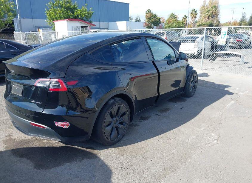 Photo 4 of 2024 Tesla Model Y LONG RANGE DUAL MOTOR ALL-WHEEL DRIVE (VIN 7SAYGAEE4RF126078)