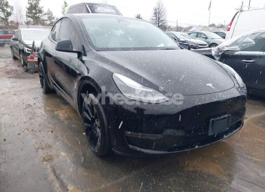 2024 Tesla Model Y LONG RANGE DUAL MOTOR ALL-WHEEL DRIVE (VIN 7SAYGAEE4RF985266) main photo
