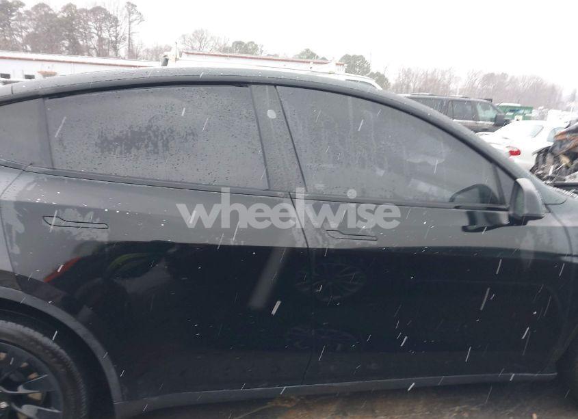 Photo 13 of 2024 Tesla Model Y LONG RANGE DUAL MOTOR ALL-WHEEL DRIVE (VIN 7SAYGAEE4RF985266)