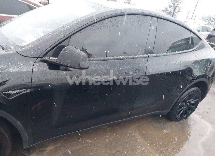 Photo 14 of 2024 Tesla Model Y LONG RANGE DUAL MOTOR ALL-WHEEL DRIVE (VIN 7SAYGAEE4RF985266)
