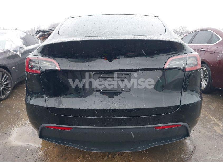 Photo 16 of 2024 Tesla Model Y LONG RANGE DUAL MOTOR ALL-WHEEL DRIVE (VIN 7SAYGAEE4RF985266)