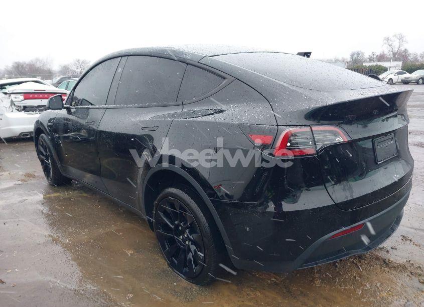 Photo 3 of 2024 Tesla Model Y LONG RANGE DUAL MOTOR ALL-WHEEL DRIVE (VIN 7SAYGAEE4RF985266)