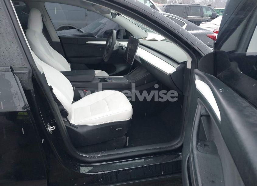 Photo 5 of 2024 Tesla Model Y LONG RANGE DUAL MOTOR ALL-WHEEL DRIVE (VIN 7SAYGAEE4RF985266)