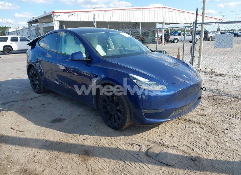 2022 Tesla Model Y LONG RANGE DUAL MOTOR ALL-WHEEL DRIVE (VIN 7SAYGAEE5NF322606) main photo
