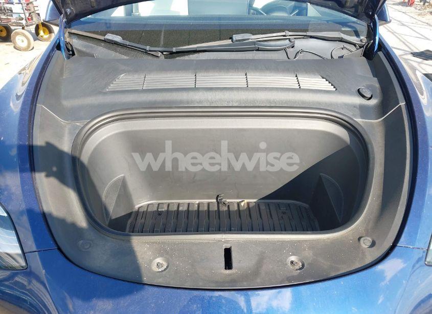 Photo 10 of 2022 Tesla Model Y LONG RANGE DUAL MOTOR ALL-WHEEL DRIVE (VIN 7SAYGAEE5NF322606)