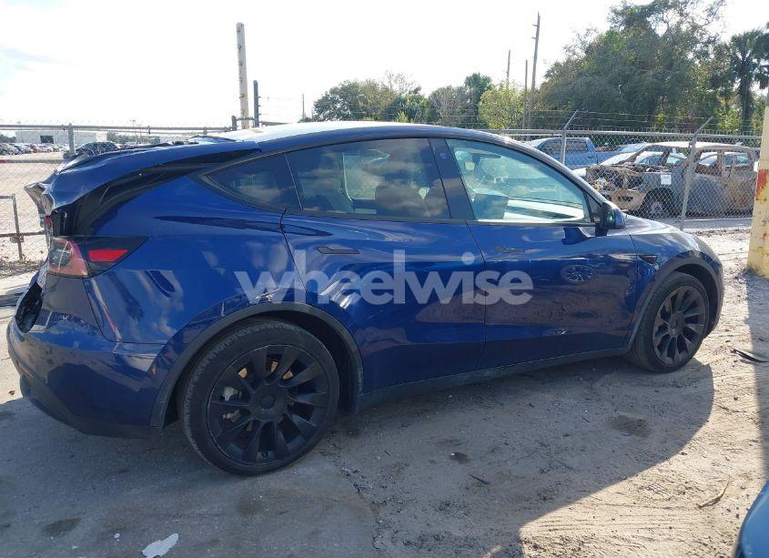 Photo 13 of 2022 Tesla Model Y LONG RANGE DUAL MOTOR ALL-WHEEL DRIVE (VIN 7SAYGAEE5NF322606)