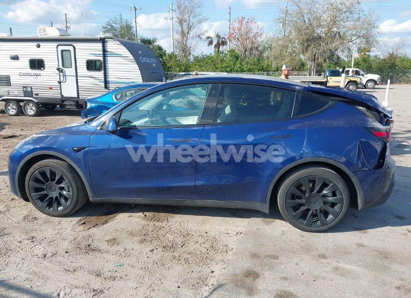Photo 14 of 2022 Tesla Model Y LONG RANGE DUAL MOTOR ALL-WHEEL DRIVE (VIN 7SAYGAEE5NF322606)