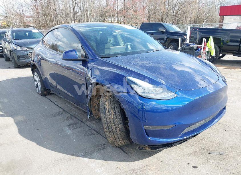 2022 Tesla Model Y LONG RANGE DUAL MOTOR ALL-WHEEL DRIVE (VIN 7SAYGAEE5NF517234) main photo