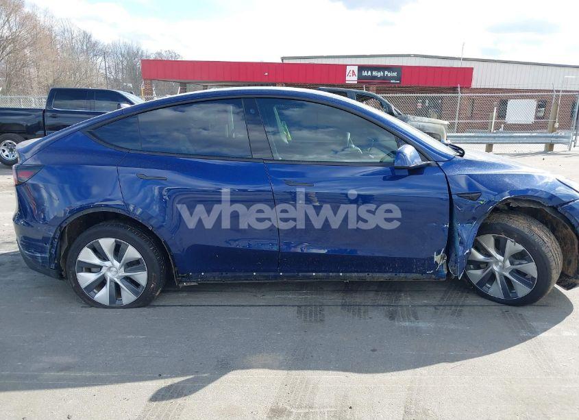 Photo 13 of 2022 Tesla Model Y LONG RANGE DUAL MOTOR ALL-WHEEL DRIVE (VIN 7SAYGAEE5NF517234)