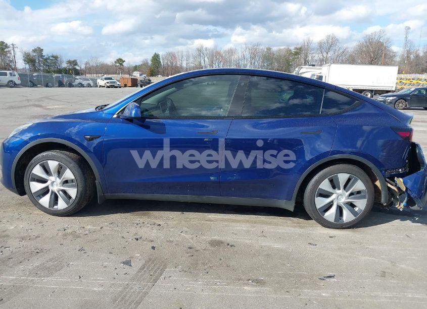 Photo 14 of 2022 Tesla Model Y LONG RANGE DUAL MOTOR ALL-WHEEL DRIVE (VIN 7SAYGAEE5NF517234)