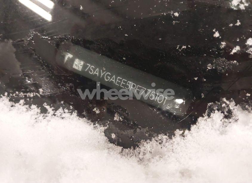 Photo 9 of 2023 Tesla Model Y AWD/LONG RANGE DUAL MOTOR ALL-WHEEL DRIVE (VIN 7SAYGAEE5PF776101)