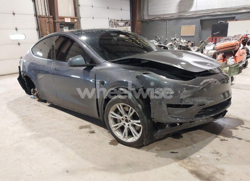 2023 Tesla Model Y AWD/LONG RANGE DUAL MOTOR ALL-WHEEL DRIVE (VIN 7SAYGAEE5PF832344) main photo