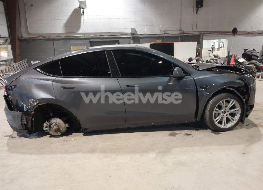 Photo 14 of 2023 Tesla Model Y AWD/LONG RANGE DUAL MOTOR ALL-WHEEL DRIVE (VIN 7SAYGAEE5PF832344)