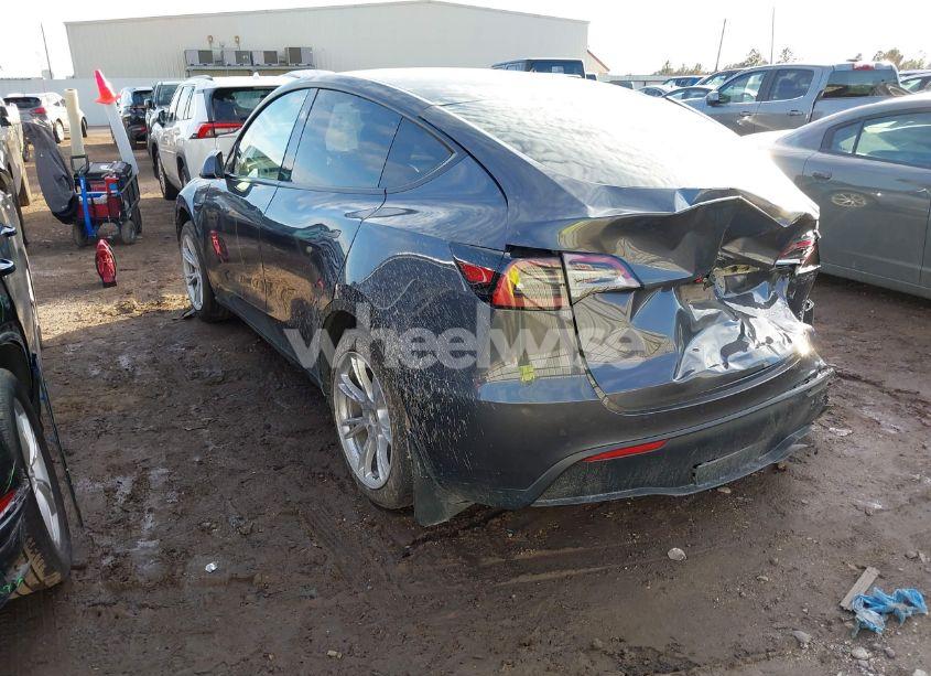 Photo 3 of 2023 Tesla Model Y AWD/LONG RANGE DUAL MOTOR ALL-WHEEL DRIVE (VIN 7SAYGAEE5PF895329)