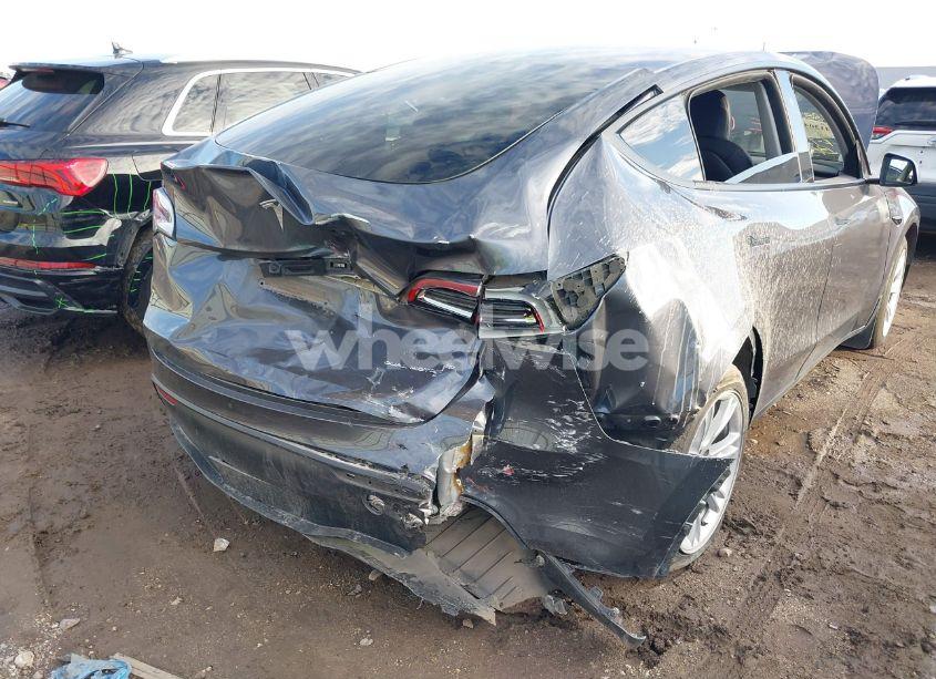 Photo 6 of 2023 Tesla Model Y AWD/LONG RANGE DUAL MOTOR ALL-WHEEL DRIVE (VIN 7SAYGAEE5PF895329)