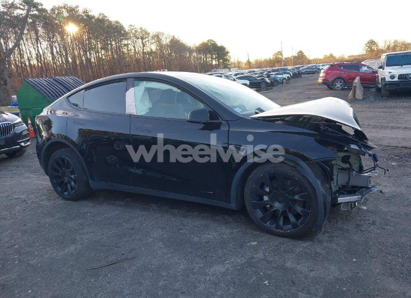 Photo 13 of 2023 Tesla Model Y AWD/LONG RANGE DUAL MOTOR ALL-WHEEL DRIVE (VIN 7SAYGAEE5PF914056)