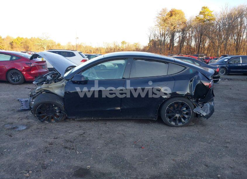 Photo 14 of 2023 Tesla Model Y AWD/LONG RANGE DUAL MOTOR ALL-WHEEL DRIVE (VIN 7SAYGAEE5PF914056)