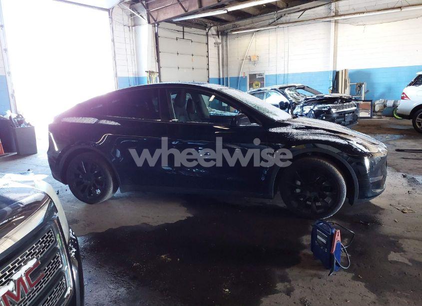 Photo 13 of 2023 Tesla Model Y AWD/LONG RANGE DUAL MOTOR ALL-WHEEL DRIVE (VIN 7SAYGAEE5PF935098)