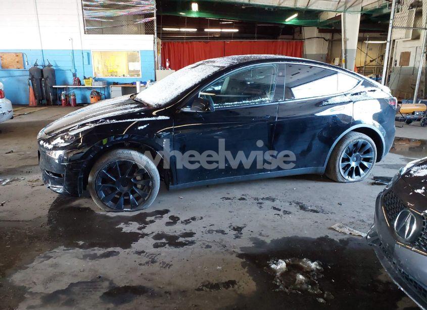 Photo 14 of 2023 Tesla Model Y AWD/LONG RANGE DUAL MOTOR ALL-WHEEL DRIVE (VIN 7SAYGAEE5PF935098)