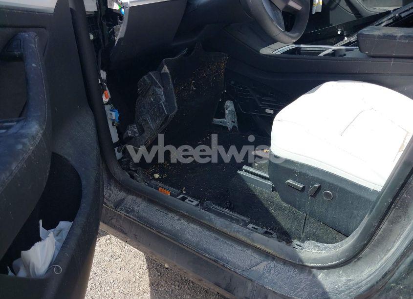 Photo 13 of 2024 Tesla Model Y LONG RANGE DUAL MOTOR ALL-WHEEL DRIVE (VIN 7SAYGAEE5RF074699)