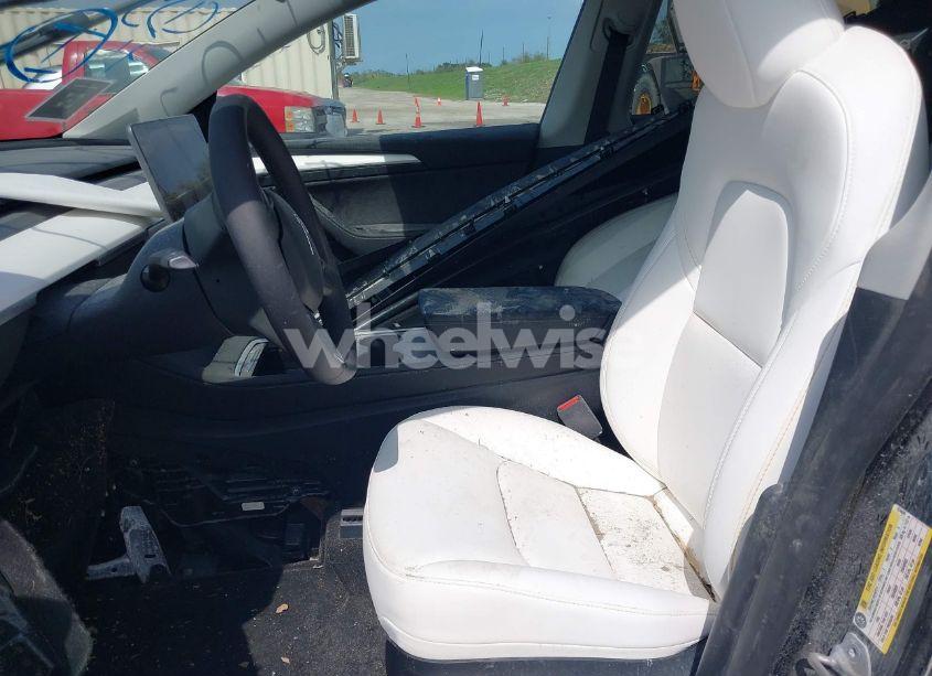 Photo 5 of 2024 Tesla Model Y LONG RANGE DUAL MOTOR ALL-WHEEL DRIVE (VIN 7SAYGAEE5RF074699)