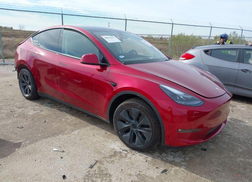 2024 Tesla Model Y LONG RANGE DUAL MOTOR ALL-WHEEL DRIVE (VIN 7SAYGAEE5RF111329) main photo