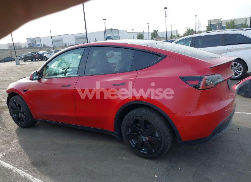 Photo 15 of 2022 Tesla Model Y LONG RANGE DUAL MOTOR ALL-WHEEL DRIVE (VIN 7SAYGAEE6NF310142)