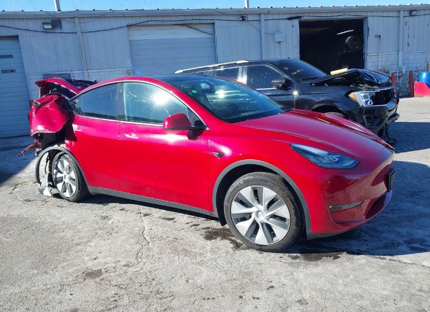 2022 Tesla Model Y LONG RANGE DUAL MOTOR ALL-WHEEL DRIVE (VIN 7SAYGAEE6NF422195) main photo
