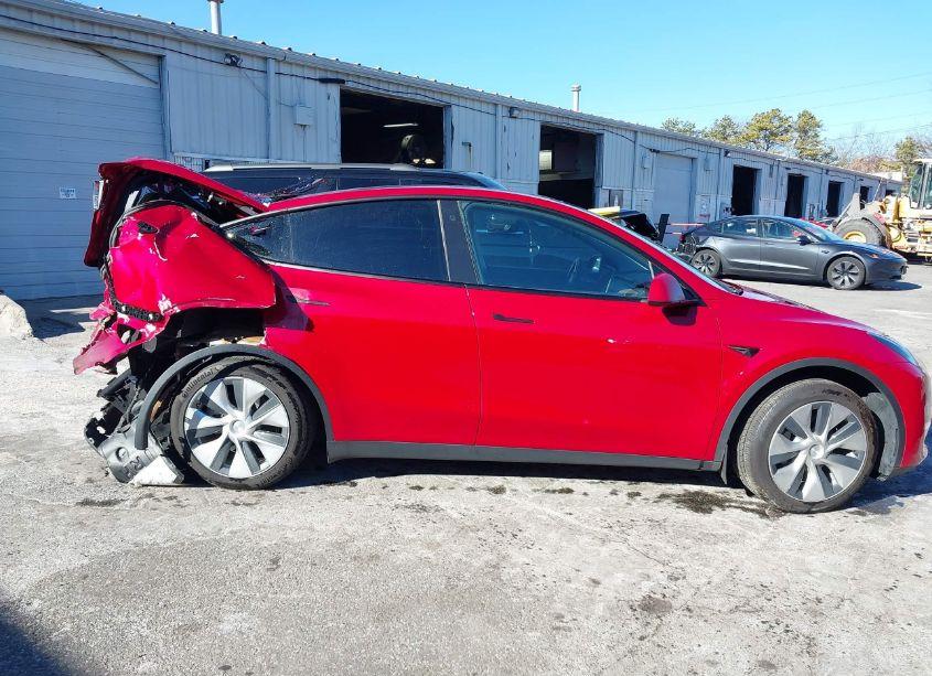 Photo 13 of 2022 Tesla Model Y LONG RANGE DUAL MOTOR ALL-WHEEL DRIVE (VIN 7SAYGAEE6NF422195)