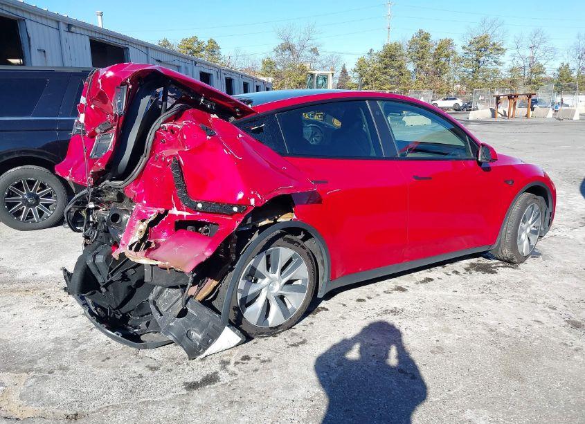 Photo 4 of 2022 Tesla Model Y LONG RANGE DUAL MOTOR ALL-WHEEL DRIVE (VIN 7SAYGAEE6NF422195)