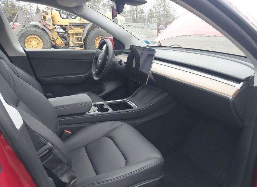 Photo 5 of 2022 Tesla Model Y LONG RANGE DUAL MOTOR ALL-WHEEL DRIVE (VIN 7SAYGAEE6NF422195)