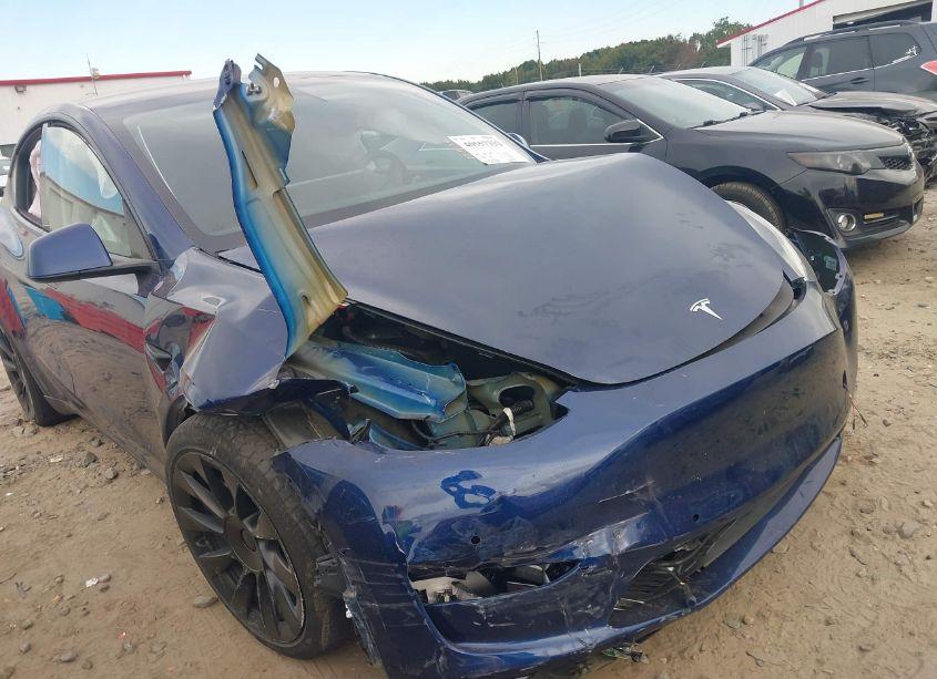 Photo 6 of 2022 Tesla Model Y LONG RANGE DUAL MOTOR ALL-WHEEL DRIVE (VIN 7SAYGAEE6NF515816)