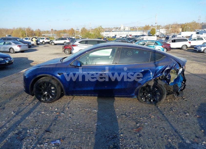 Photo 14 of 2023 Tesla Model Y AWD/LONG RANGE DUAL MOTOR ALL-WHEEL DRIVE (VIN 7SAYGAEE6PF849217)