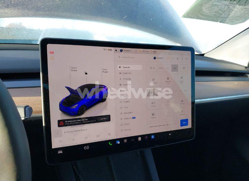 Photo 18 of 2023 Tesla Model Y AWD/LONG RANGE DUAL MOTOR ALL-WHEEL DRIVE (VIN 7SAYGAEE6PF849217)