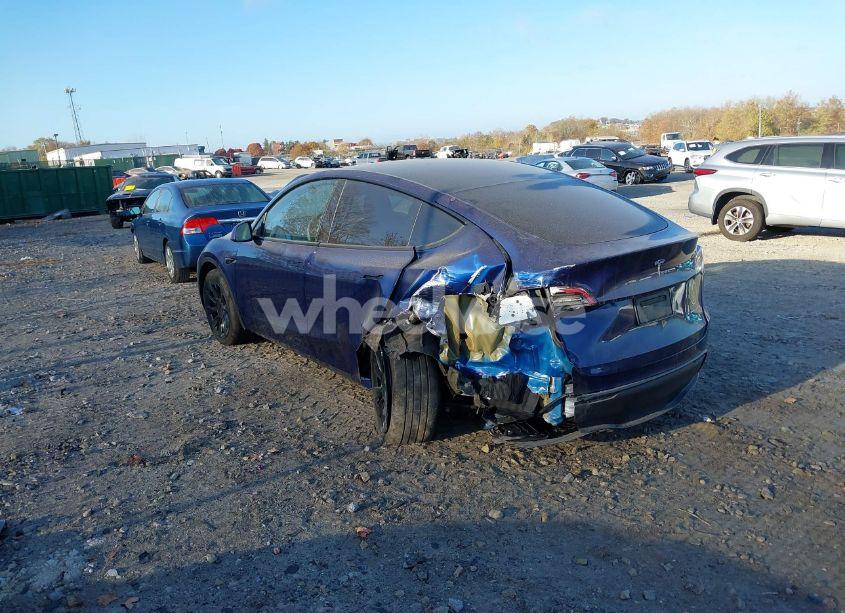 Photo 3 of 2023 Tesla Model Y AWD/LONG RANGE DUAL MOTOR ALL-WHEEL DRIVE (VIN 7SAYGAEE6PF849217)