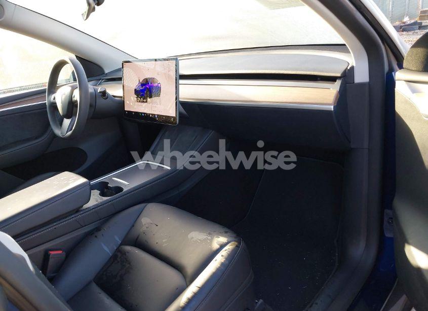 Photo 5 of 2023 Tesla Model Y AWD/LONG RANGE DUAL MOTOR ALL-WHEEL DRIVE (VIN 7SAYGAEE6PF849217)