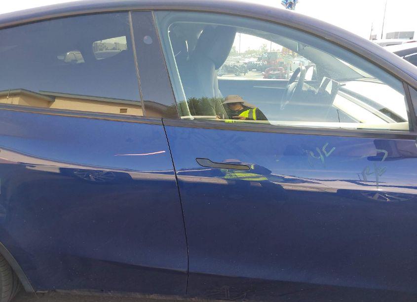 Photo 14 of 2023 Tesla Model Y AWD/LONG RANGE DUAL MOTOR ALL-WHEEL DRIVE (VIN 7SAYGAEE6PF892570)